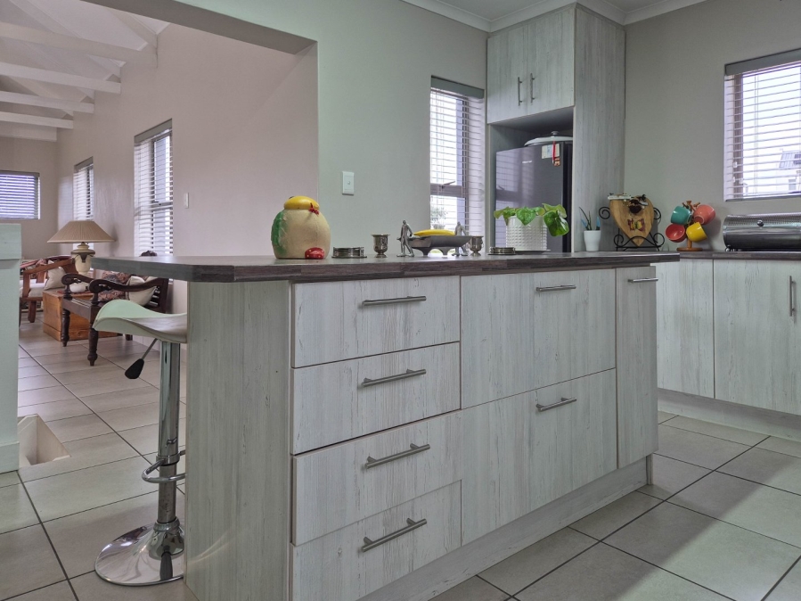 4 Bedroom Property for Sale in Stilbaai Wes Western Cape